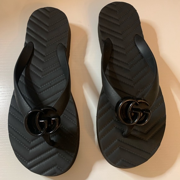 Gucci Black Flip-Flop Sandals - Picture 1 of 5